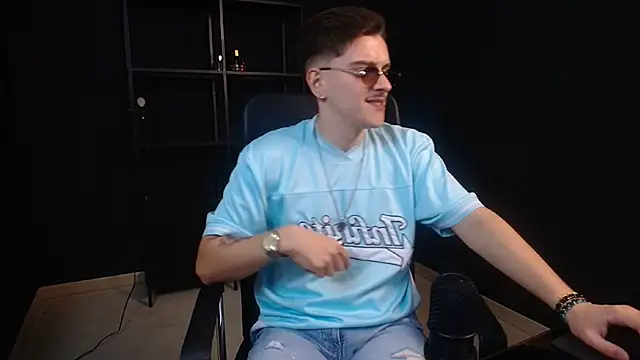 FelixStarkkのライブXXXチャット