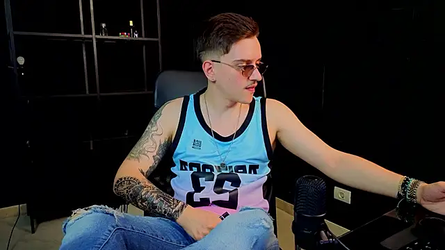 FelixStarkk Chat XXX in diretta