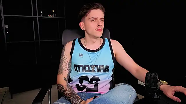 FelixStarkk Show in webcam