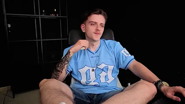 Show modela FelixStarkk na web-kameri