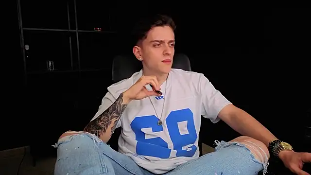 FelixStarkk webkamerás műsora