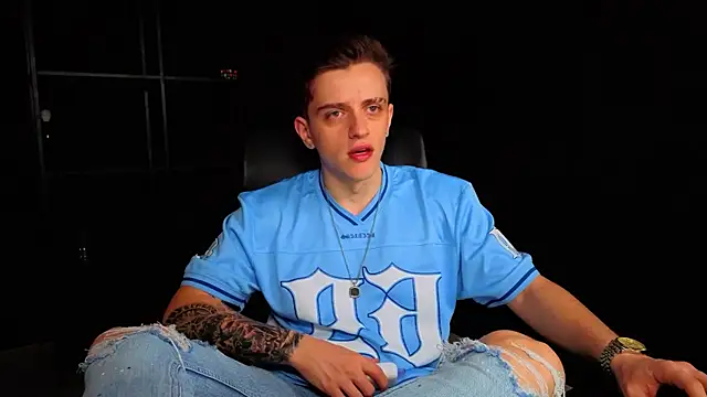 צ'אט XXX בשידור חי של FelixStarkk