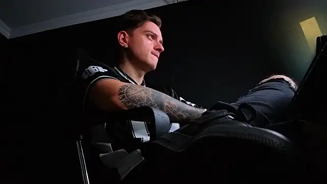 FelixStarkk 网络视讯表演
