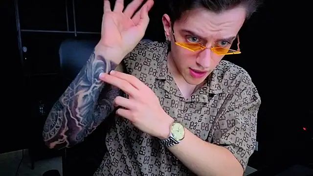 הופעת וובקאם של FelixStarkk