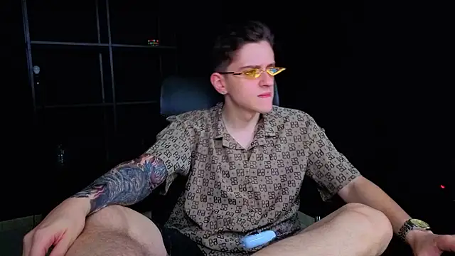 Pokazy przed kamerką – FelixStarkk
