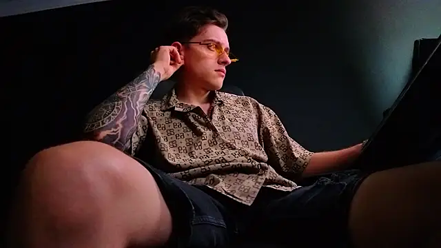 FelixStarkk 网络视讯表演