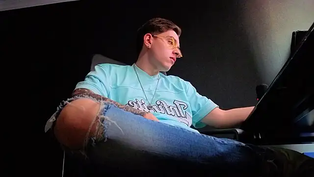 FelixStarkk 在線直播表演