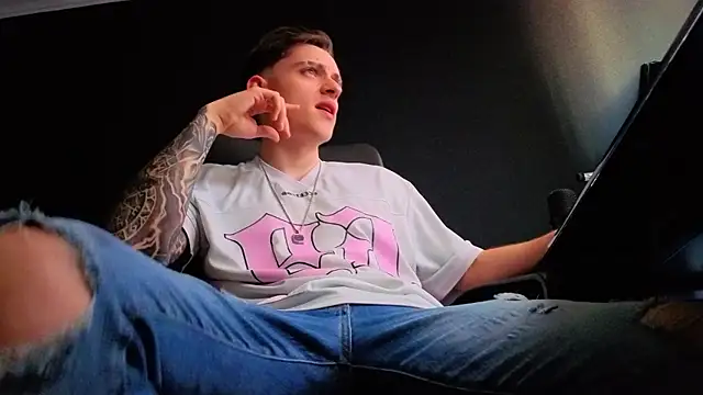 FelixStarkk webkamerás műsora