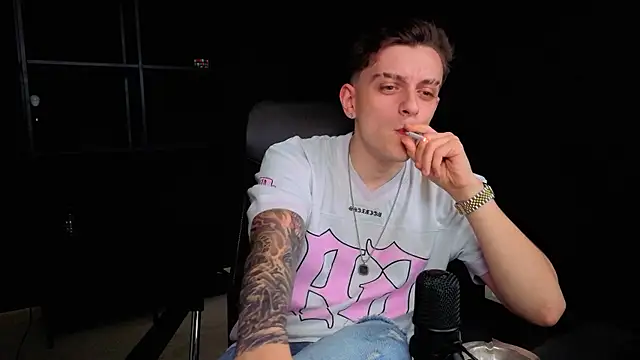 FelixStarkk webkamerás műsora