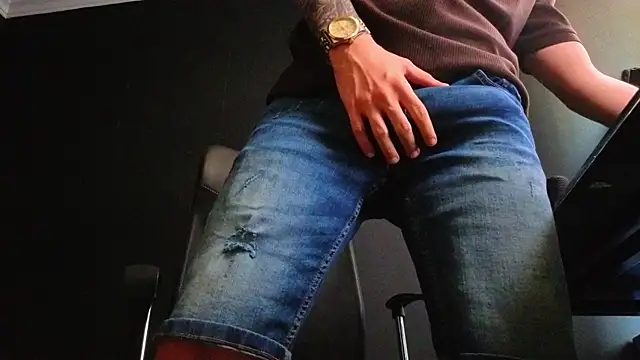FelixStarkk Show in webcam