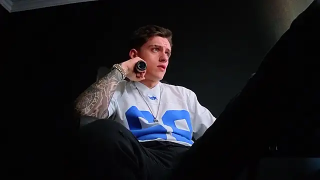 FelixStarkk: вебкам-шоу
