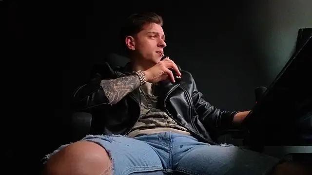 הופעת וובקאם של FelixStarkk