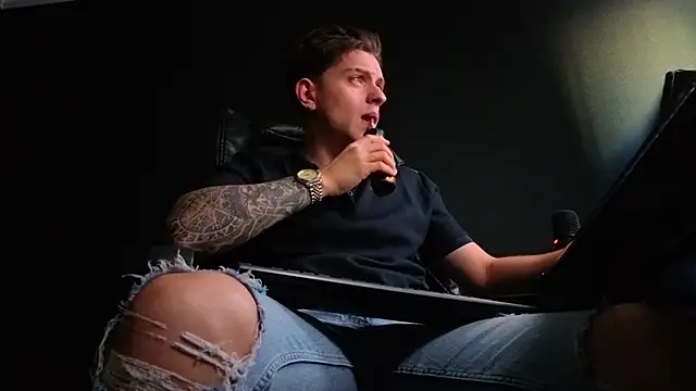 Show modela FelixStarkk na web-kameri