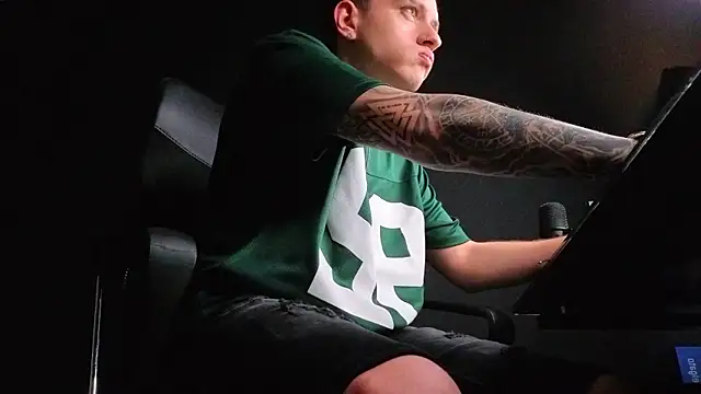 FelixStarkk 网络视讯表演