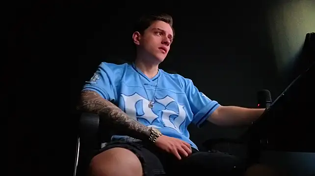 FelixStarkk 网络视讯表演