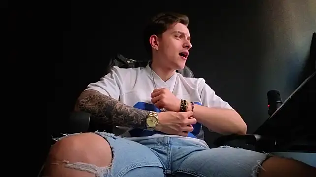 FelixStarkk 网络视讯表演