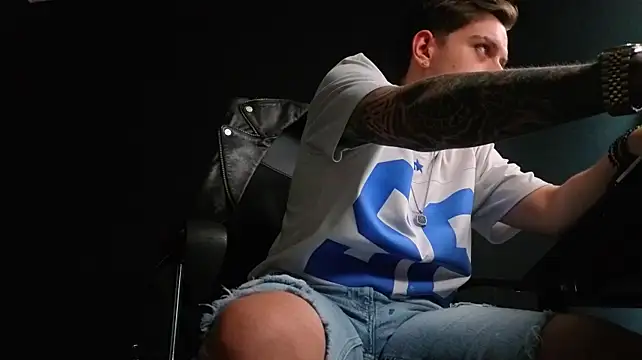 Show modela FelixStarkk na web-kameri