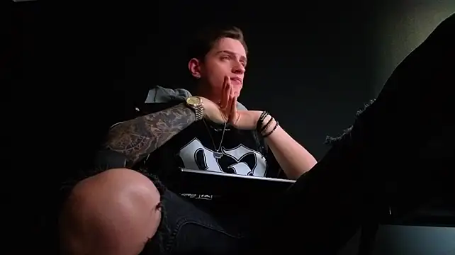 FelixStarkk Show in webcam