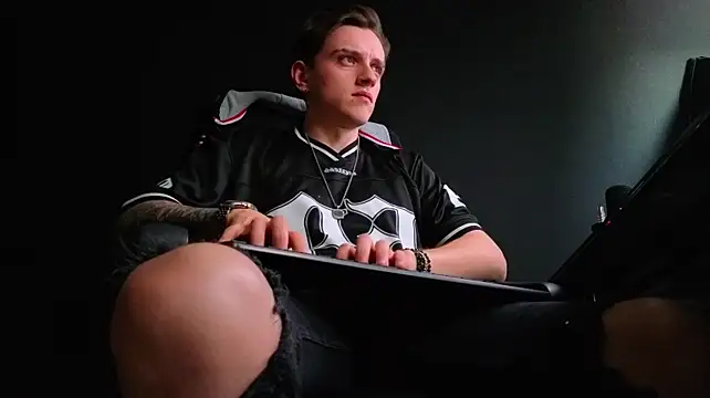 FelixStarkk 在線直播表演