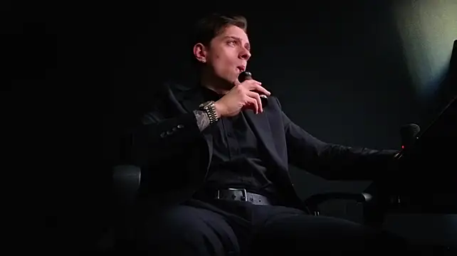FelixStarkk 网络视讯表演