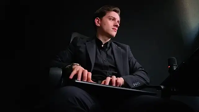 Pokazy przed kamerką – FelixStarkk