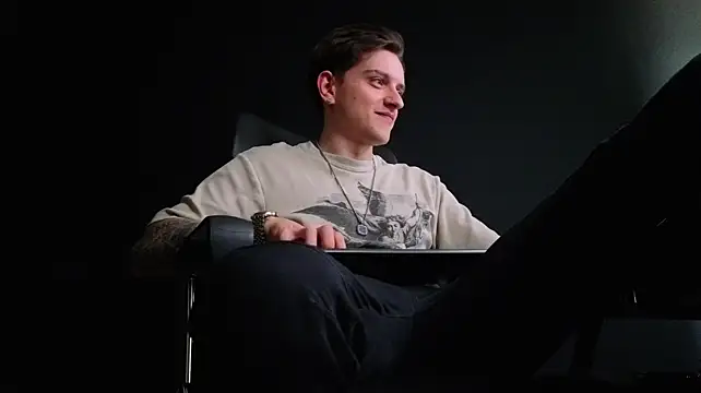 Show modela FelixStarkk na web-kameri