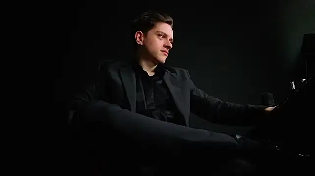 FelixStarkk 网络视讯表演