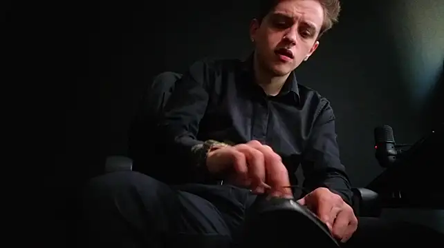 FelixStarkk 网络视讯表演