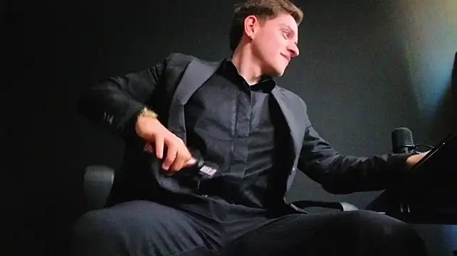 FelixStarkk 网络视讯表演