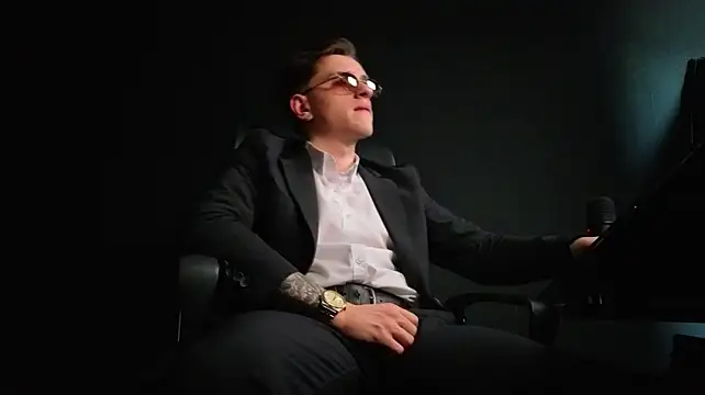 FelixStarkk: διαδικτυακό σόου στην κάμερα