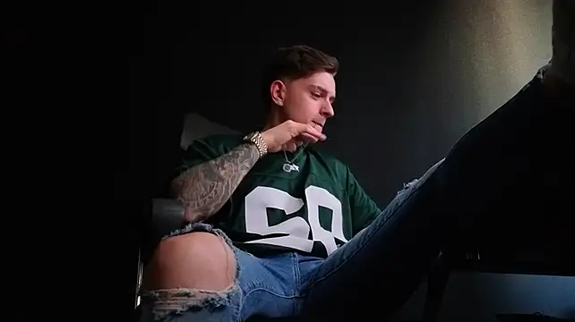 FelixStarkk webkamerás műsora
