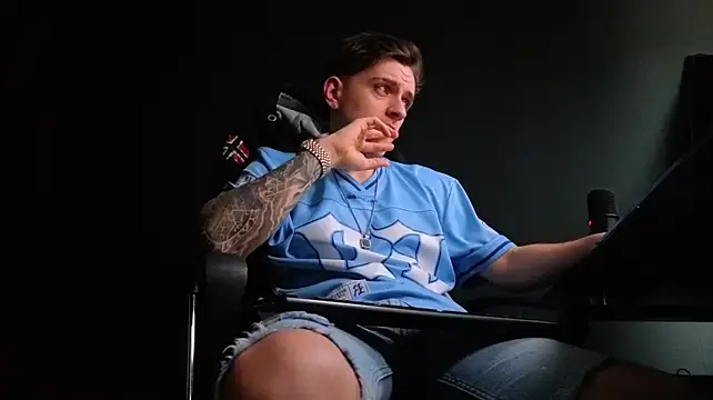 FelixStarkkn Webbikameraesitys