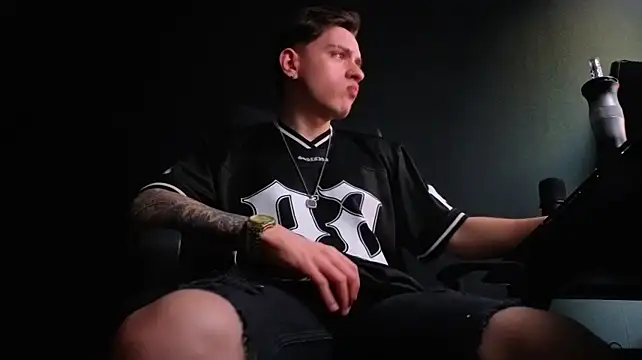 FelixStarkk webkamerás műsora