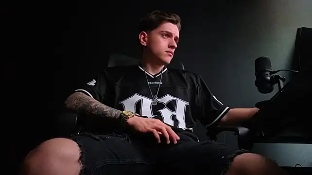 FelixStarkk Show in webcam