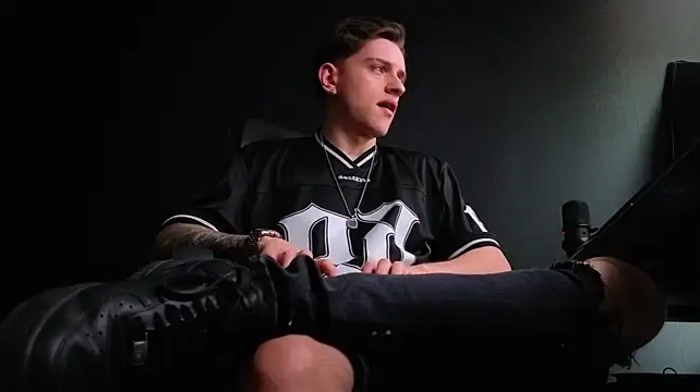 FelixStarkk 网络视讯表演