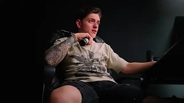 FelixStarkk 网络视讯表演