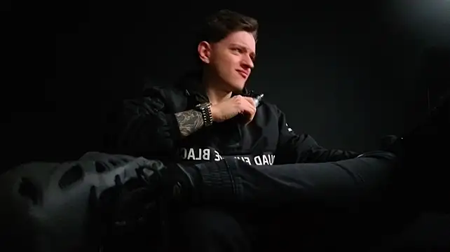FelixStarkk 网络视讯表演