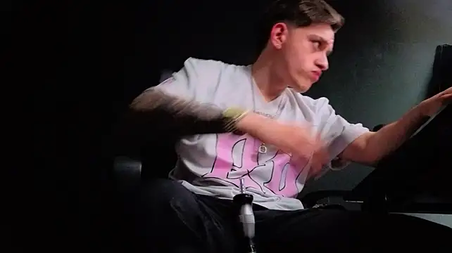 FelixStarkk Pertunjukan Webcam