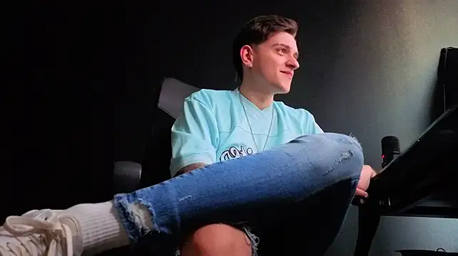 Show modela FelixStarkk na web-kameri