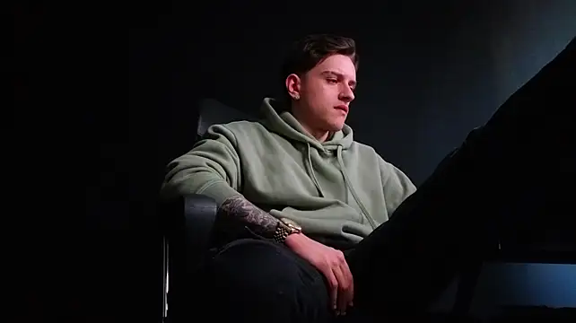 FelixStarkk webkamerás műsora