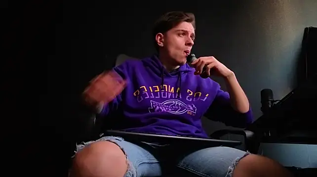 Show modela FelixStarkk na web-kameri