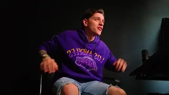 הופעת וובקאם של FelixStarkk