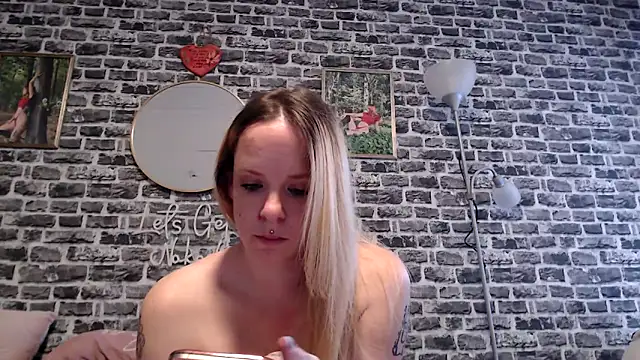 Онлайн чат XXX SexyMilf_1987