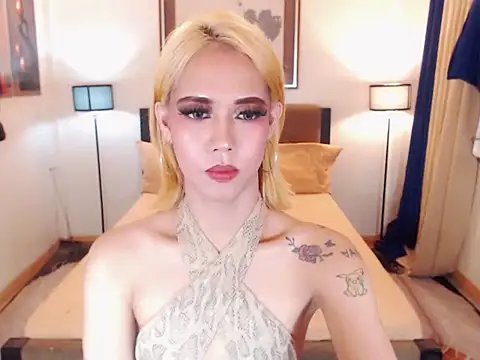 PreciousAmore Webcam Show