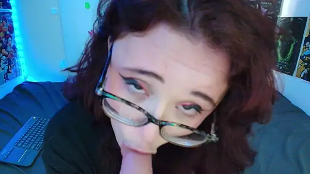 AlannisSweet's Live XXX Chat