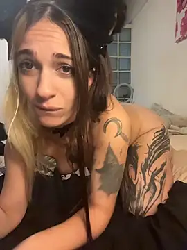 แชท XXX สดของ StonerWitch6
