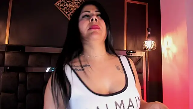 Aniajoness_ Chat XXX in diretta