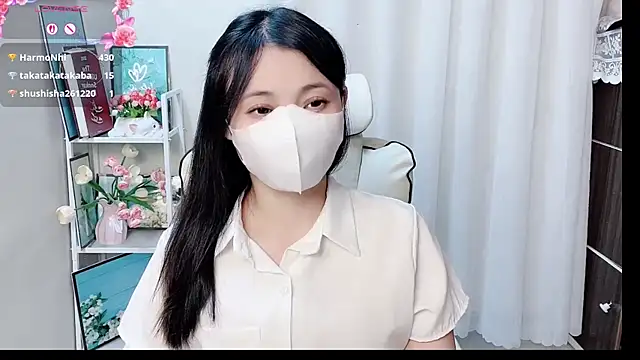Chat XXX en directo de Clover_Nhi