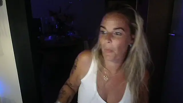 xMystiqueMavenxn Webbikameraesitys