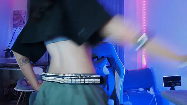 cutefrendlyuser's Live XXX Chat